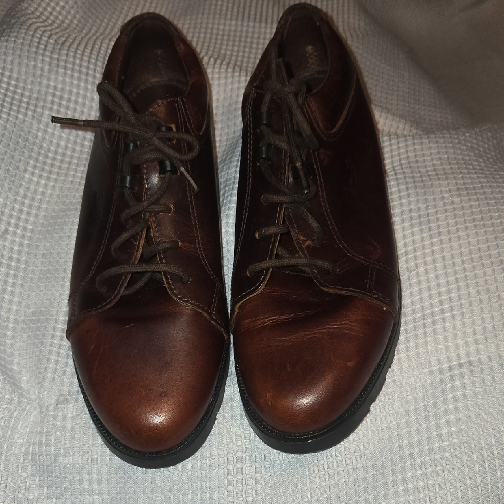 G.H. Bass & Co. Brown Leather Shoes size 9M